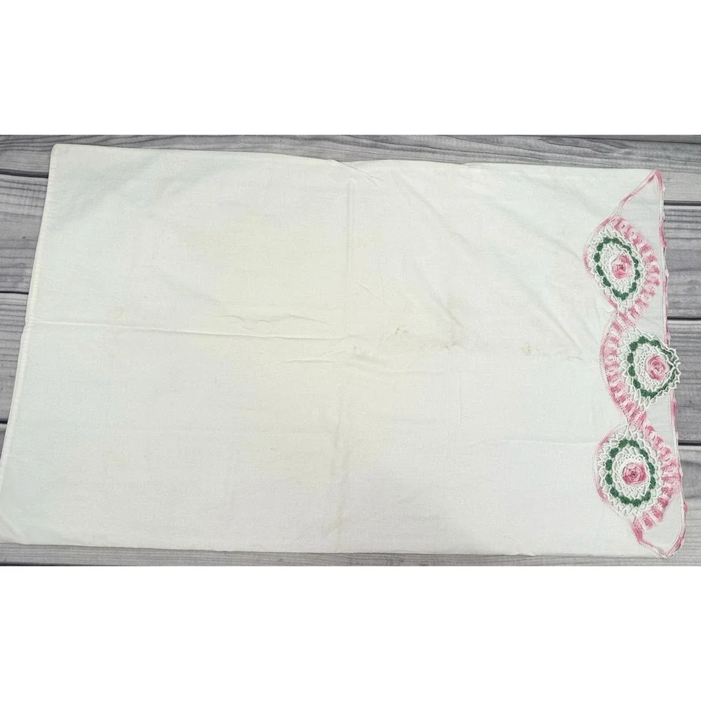 PAIR OF VINTAGE EMBROIDERED PILLOWCASES - 33